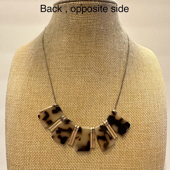 Banana Republic Necklace gold tone w/ glaucoma tortoise rectangles/ gold spikes - Picture 7 of 10